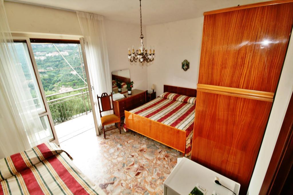 Agriturismo Barilaro Finale Ligure Habitación foto